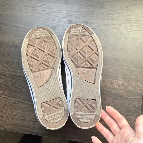 Converse low top white sneakers - Picture 2 of 6